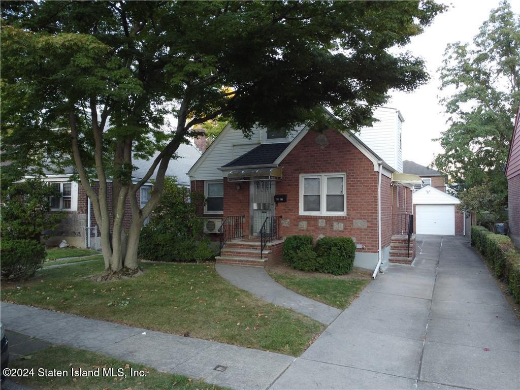 6719 166th Street, Queens, New York image 1