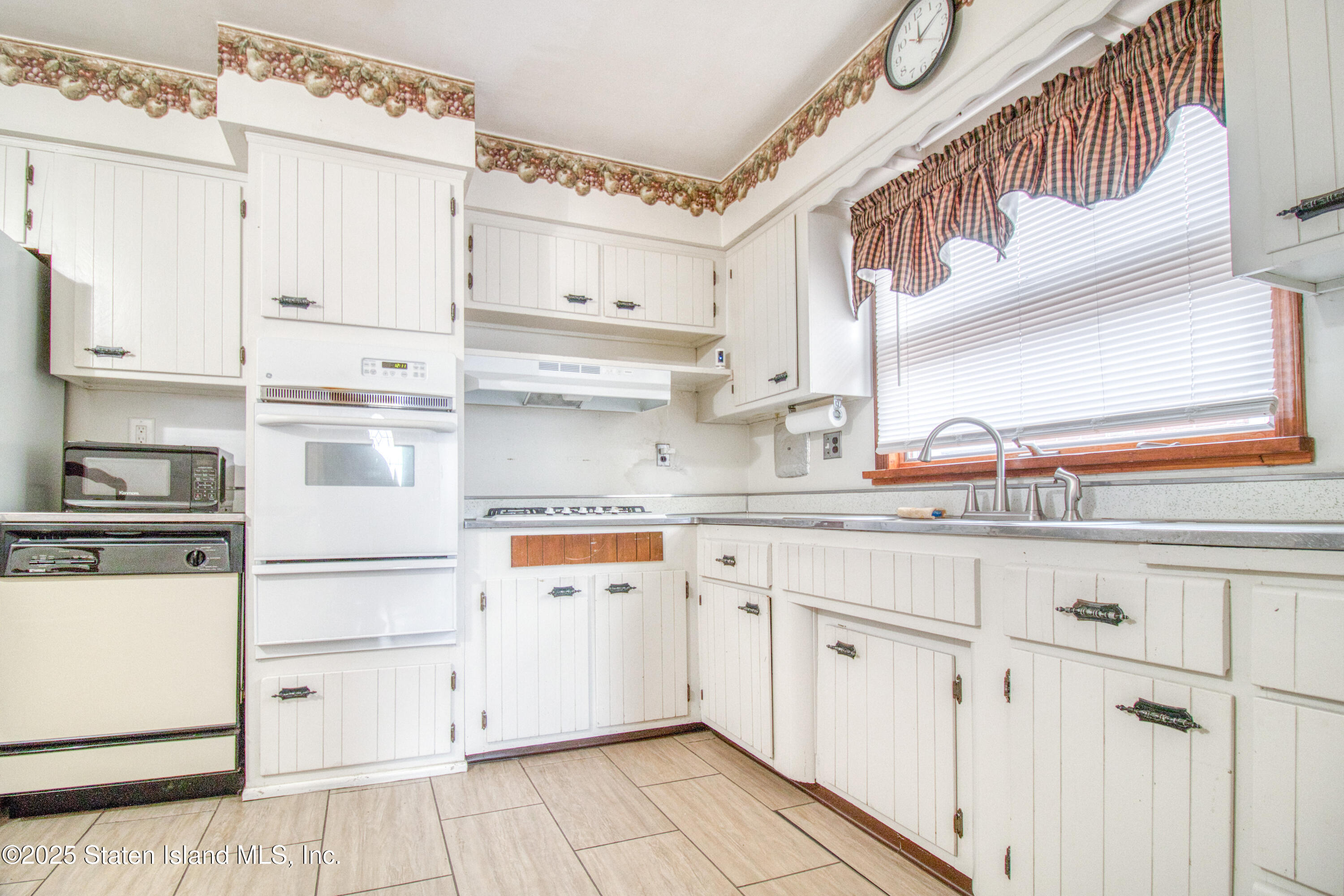 205 Cannon Boulevard, Staten Island, New York image 11