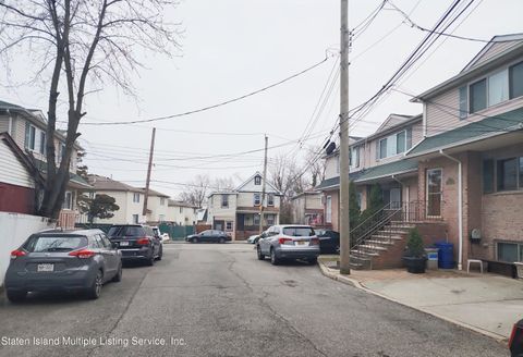Photo of 24 Kirkland Court, Staten Island, NY 10302 (MLS # 1160552)