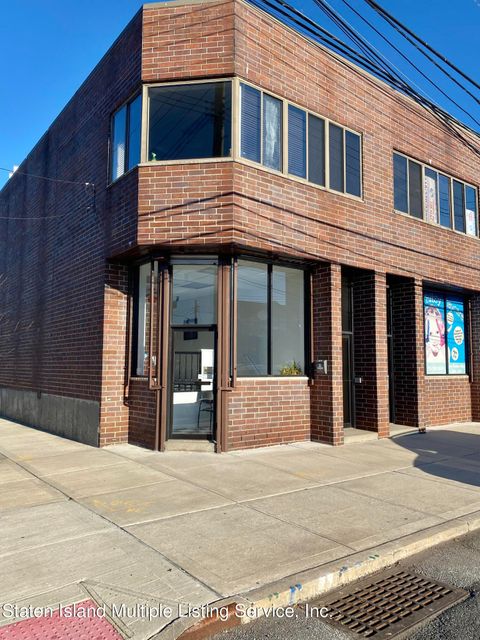 Photo of 611 Midland Avenue #2fl A, Staten Island, NY 10306 (MLS # 1159123)