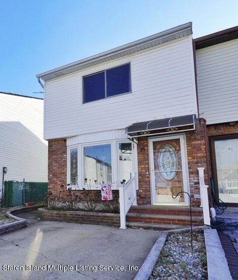 Photo of 49 Ironwood Street, Staten Island, NY 10308 (MLS # 1165870)