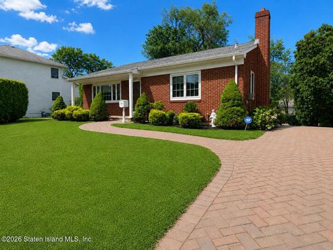 Photo of 147 Atlantic Avenue, Staten Island, NY 10304 (MLS # 2603792)