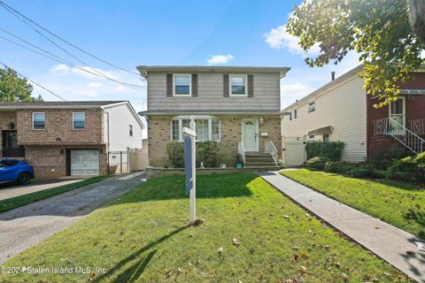 Photo of 326 Katan Avenue, Staten Island, NY 10308 (MLS # 2405677)