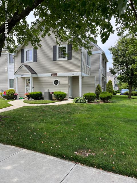 Photo of 581 Correll Avenue #Upper, Staten Island, NY 10309 (MLS # 1162693)