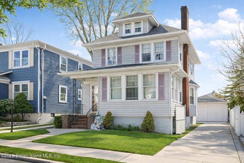 Photo of 12 Leonard Avenue, Staten Island, NY 10314 (MLS # 2601871)