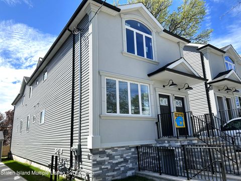 Photo of 96 Hooker Place, Staten Island, NY 10302 (MLS # 1162087)