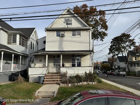 Photo of 121 Harrison Avenue, Staten Island, NY 10302 (MLS # 2506521)