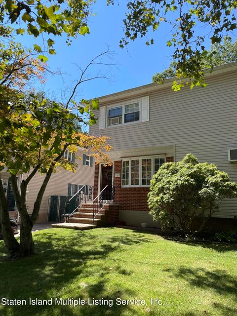 Photo of 258 Richard Avenue, Staten Island, NY 10309 (MLS # 1164200)