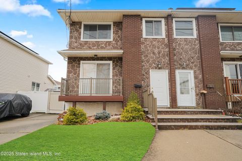 Photo of 56 Heinz Avenue, Staten Island, NY 10308 (MLS # 2500605)