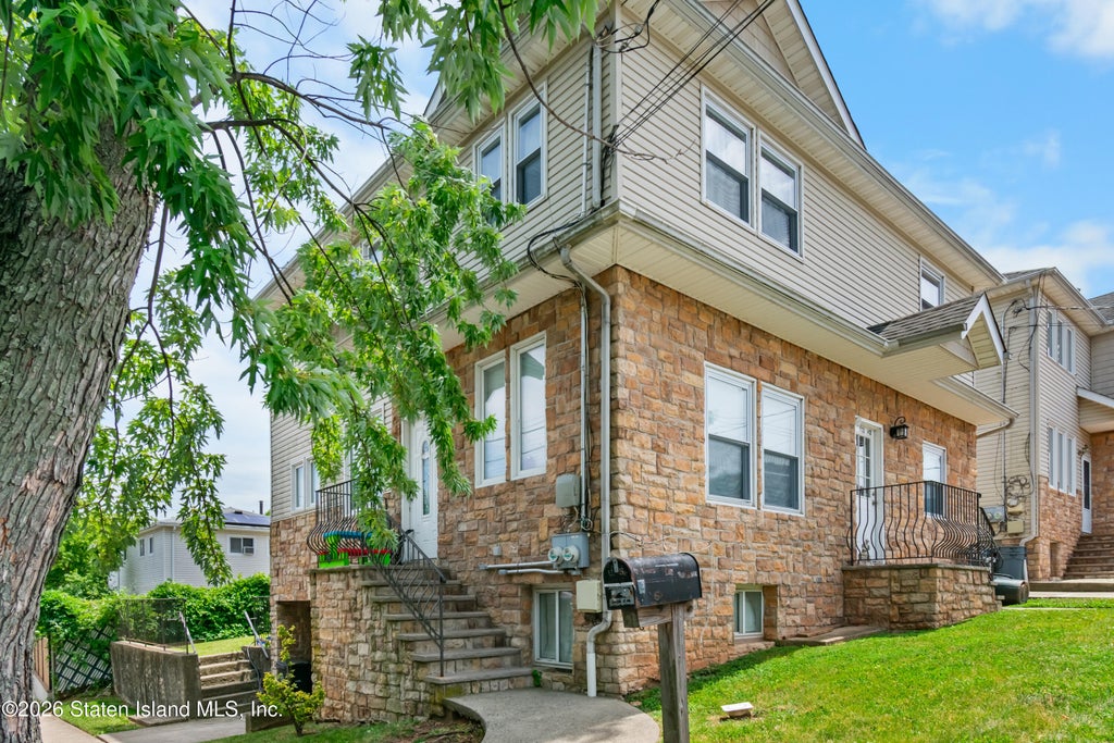 Photo of 225 Livingston Avenue, Staten Island, NY 10314 (MLS # 2603640)