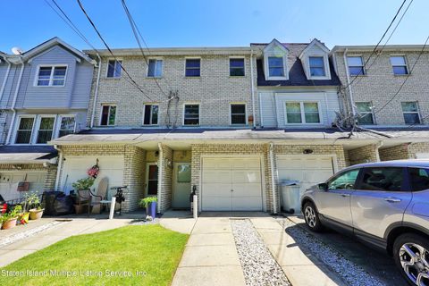 Photo of 487 Getz Avenue, Staten Island, NY 10312 (MLS # 1164131)