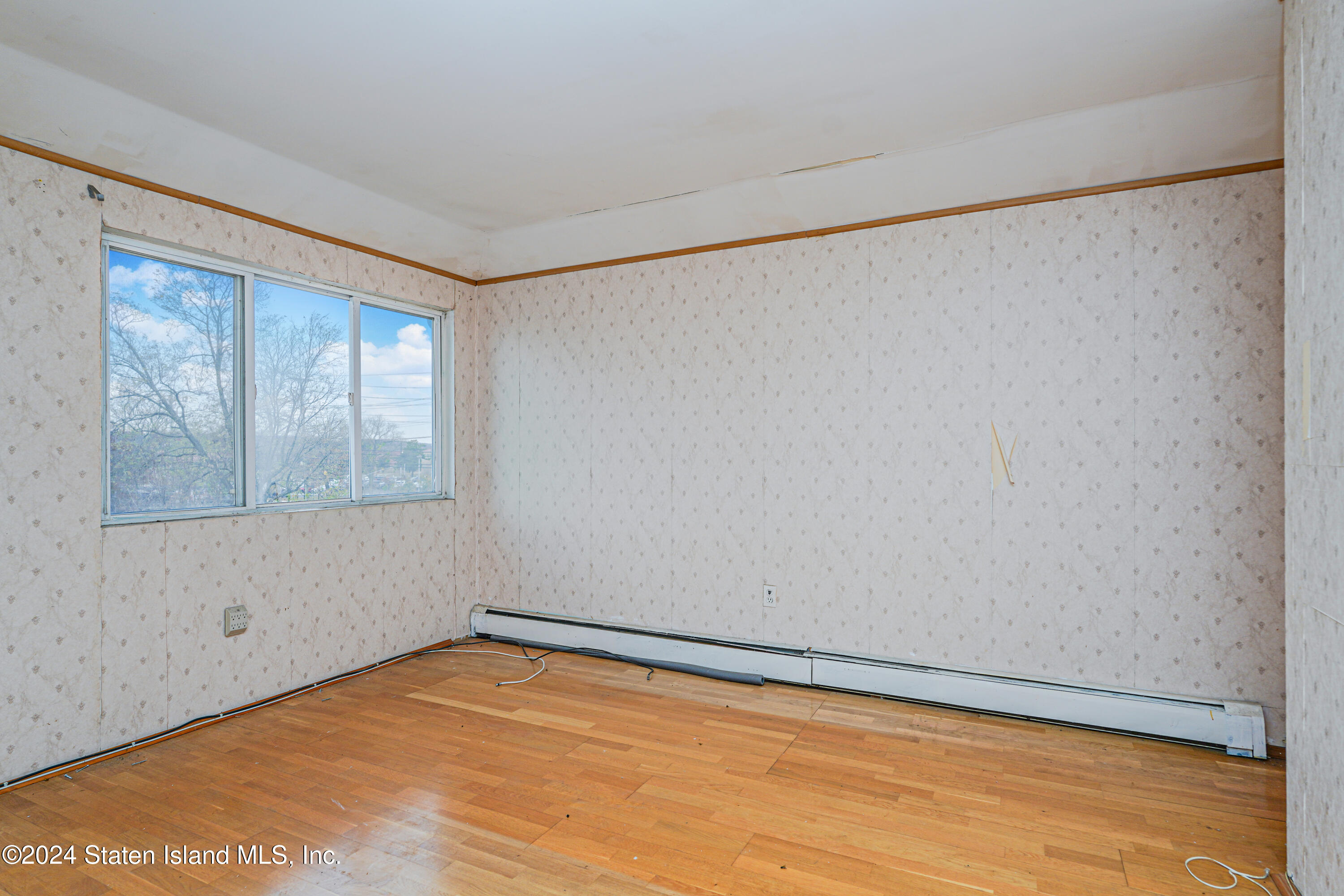 565 Quincy Avenue, Staten Island, New York image 7