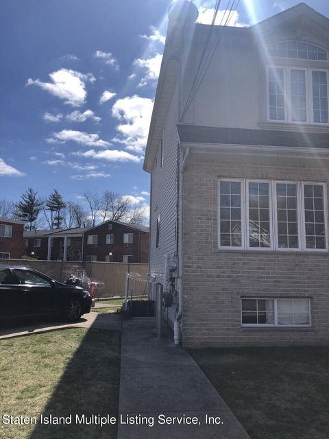 Photo of 1320 Rockland Avenue, Staten Island, NY 10314 (MLS # 1160833)