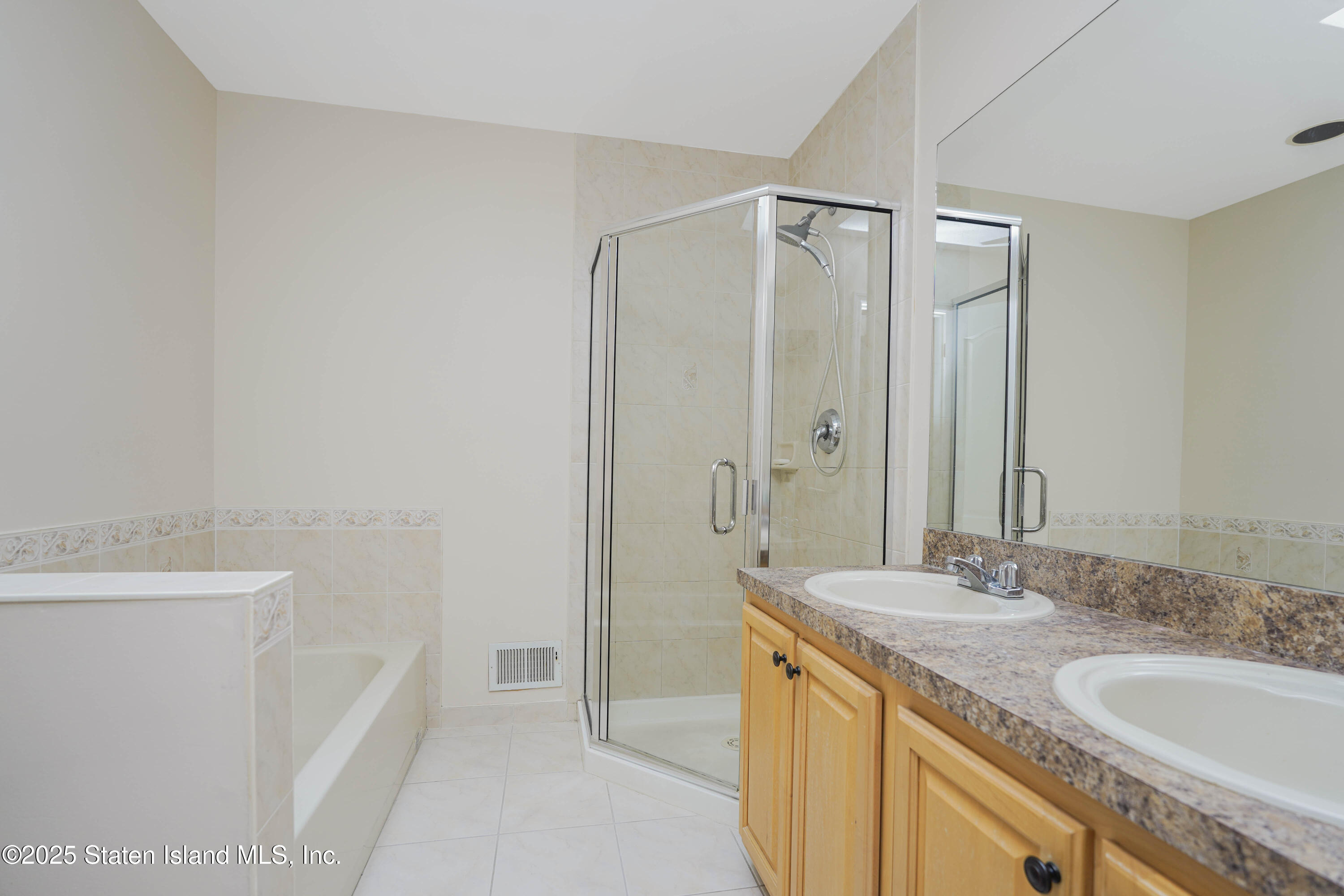 119 Glenn Road, Staten Island, New York image 16