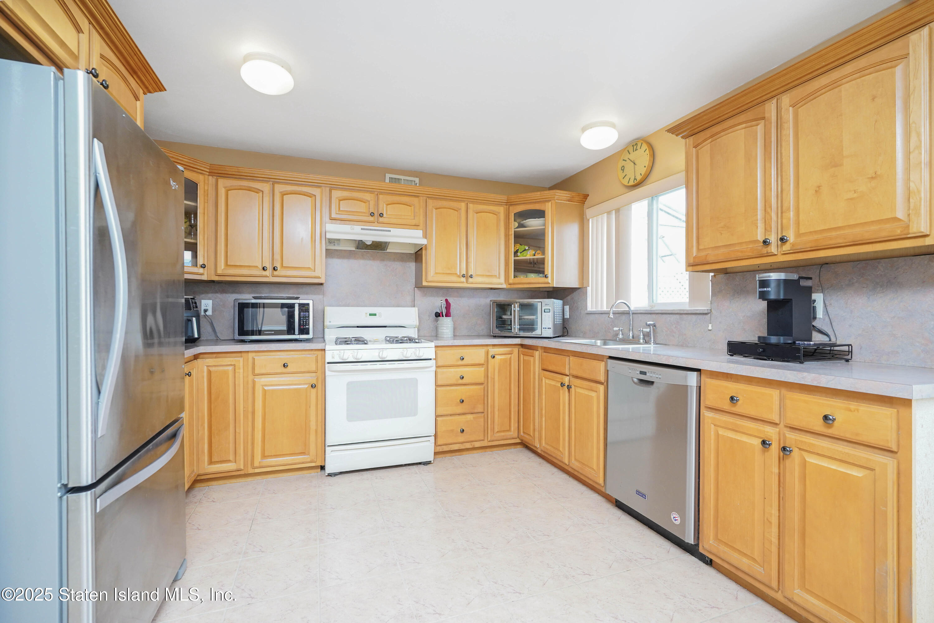 119 Glenn Road, Staten Island, New York image 7