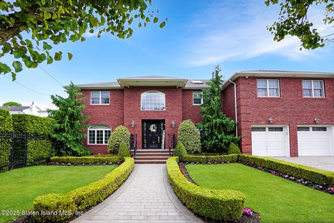 Photo of 62 Ruxton Avenue, Staten Island, NY 10312 (MLS # 2505584)