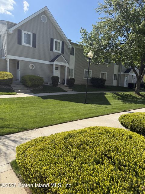 Photo of 641 Correll Avenue, Staten Island, NY 10309 (MLS # 2602392)
