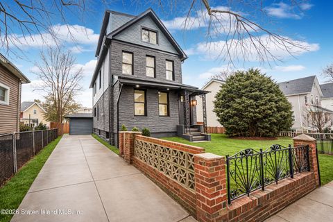 Photo of 129 Simonson Avenue, Staten Island, NY 10303 (MLS # 2601166)