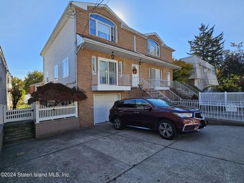 Photo of 12 1st Street, Staten Island, NY 10306 (MLS # 2406231)