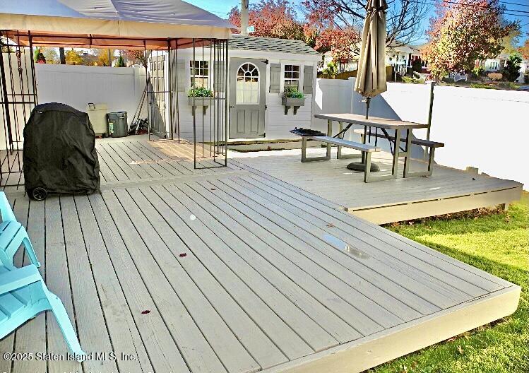 205 Lyndale Avenue, Staten Island, New York image 10