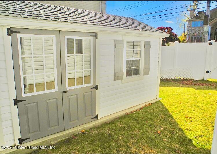 205 Lyndale Avenue, Staten Island, New York image 11