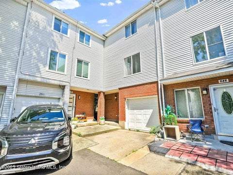 Photo of 247 Ilyssa Way, Staten Island, NY 10312 (MLS # 2506847)