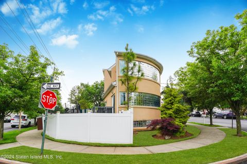 Single Family Residence in Staten Island NY 55 Poplar Avenue.jpg