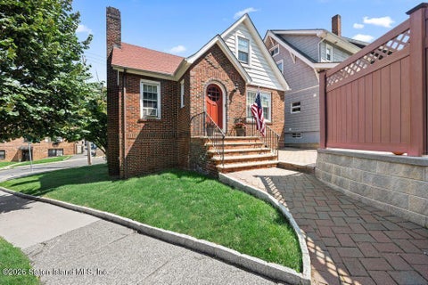 Photo of 1 Duer Lane, Staten Island, NY 10301 (MLS # 2604684)