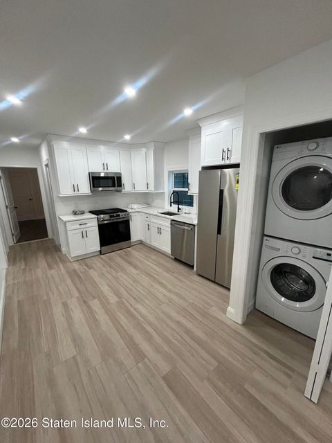 Photo of 2426 York Avenue #1, Staten Island, NY 10301 (MLS # 2600868)