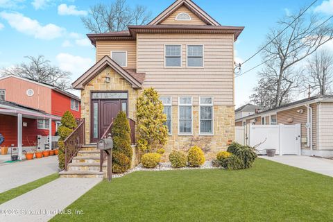 Photo of 45 Elmwood Avenue, Staten Island, NY 10308 (MLS # 2500974)