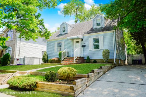 Photo of 68 Elkhart Street, Staten Island, NY 10308 (MLS # 2503067)