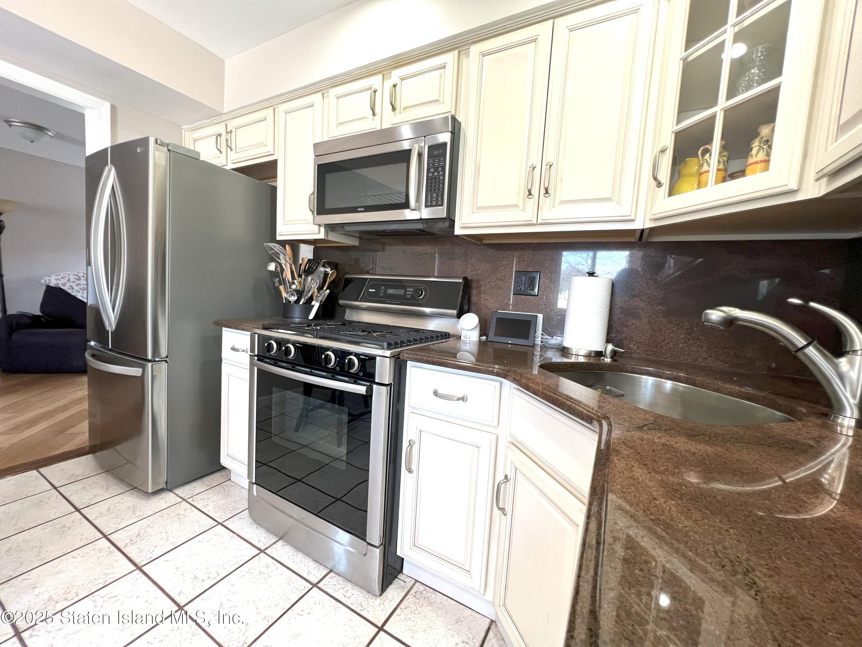 29 Shirra Avenue, Staten Island, New York image 9