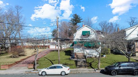 Photo of 227 Barnard Avenue, Staten Island, NY 10307 (MLS # 2401482)