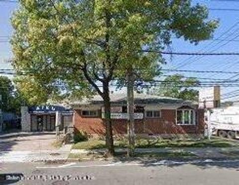 Photo of 3836 Richmond Avenue, Staten Island, NY 10312 (MLS # 1165607)