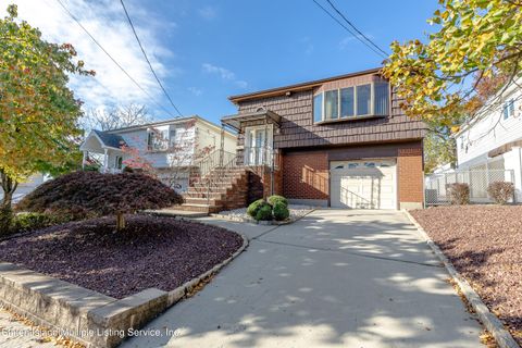 Photo of 236 Cortelyou Avenue, Staten Island, NY 10312 (MLS # 1165256)