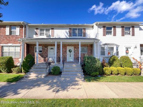 Photo of 21 Signs Road Rd, Staten Island, NY 10314 (MLS # 2405794)
