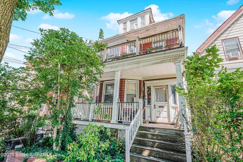 Photo of 37 Crescent Avenue, Staten Island, NY 10301 (MLS # 2503645)
