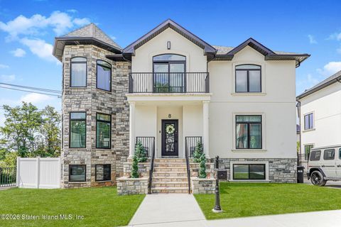 Photo of 8 Torrice Loop, Staten Island, NY 10309 (MLS # 2602572)