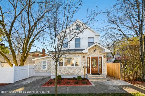 Photo of 14 Cornell Place, Staten Island, NY 10304 (MLS # 1159705)
