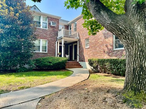 Photo of 160 Bard Avenue #6a, Staten Island, NY 10310 (MLS # 2504666)