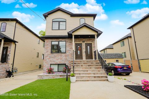 Photo of 5407 Arthur Kill Road Road, Staten Island, NY 10307 (MLS # 2502792)