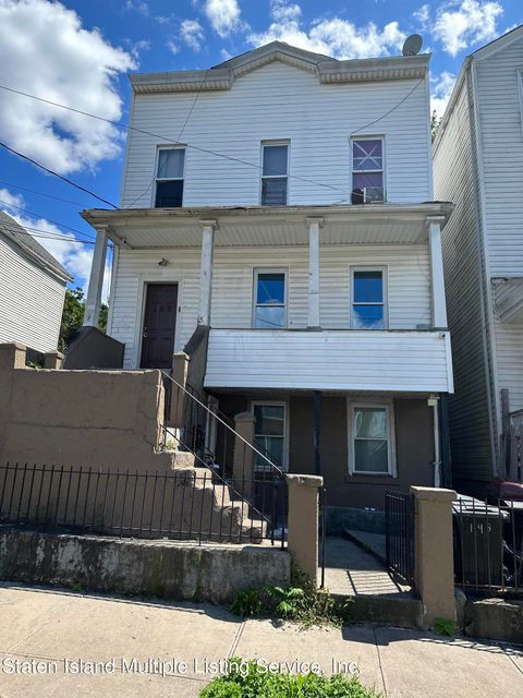 Photo of 142 Hendricks Avenue, Staten Island, NY 10301 (MLS # 1163874)