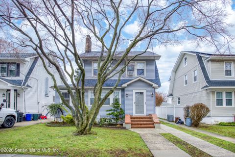 Photo of 261 Harvest Avenue, Staten Island, NY 10310 (MLS # 2601454)