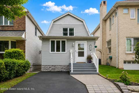 Photo of 600 Yetman Avenue, Staten Island, NY 10307 (MLS # 2603082)