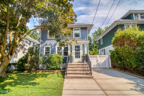 Photo of 43 Maine Avenue, Staten Island, NY 10314 (MLS # 2404125)