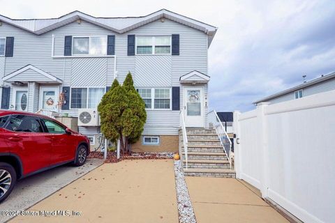 Photo of 69 Token Street, Staten Island, NY 10312 (MLS # 2505835)