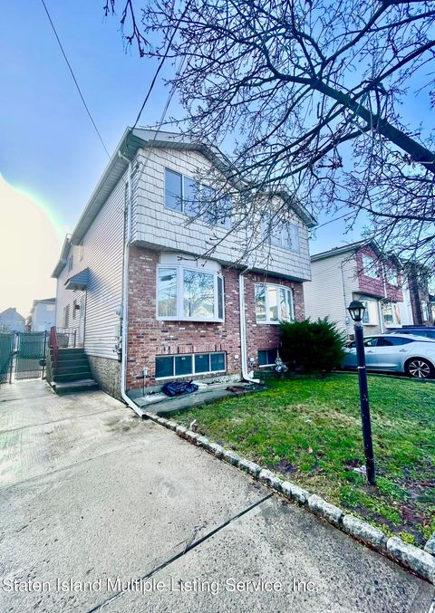 Photo of 76 Chestnut Avenue, Staten Island, NY 10305 (MLS # 2400448)