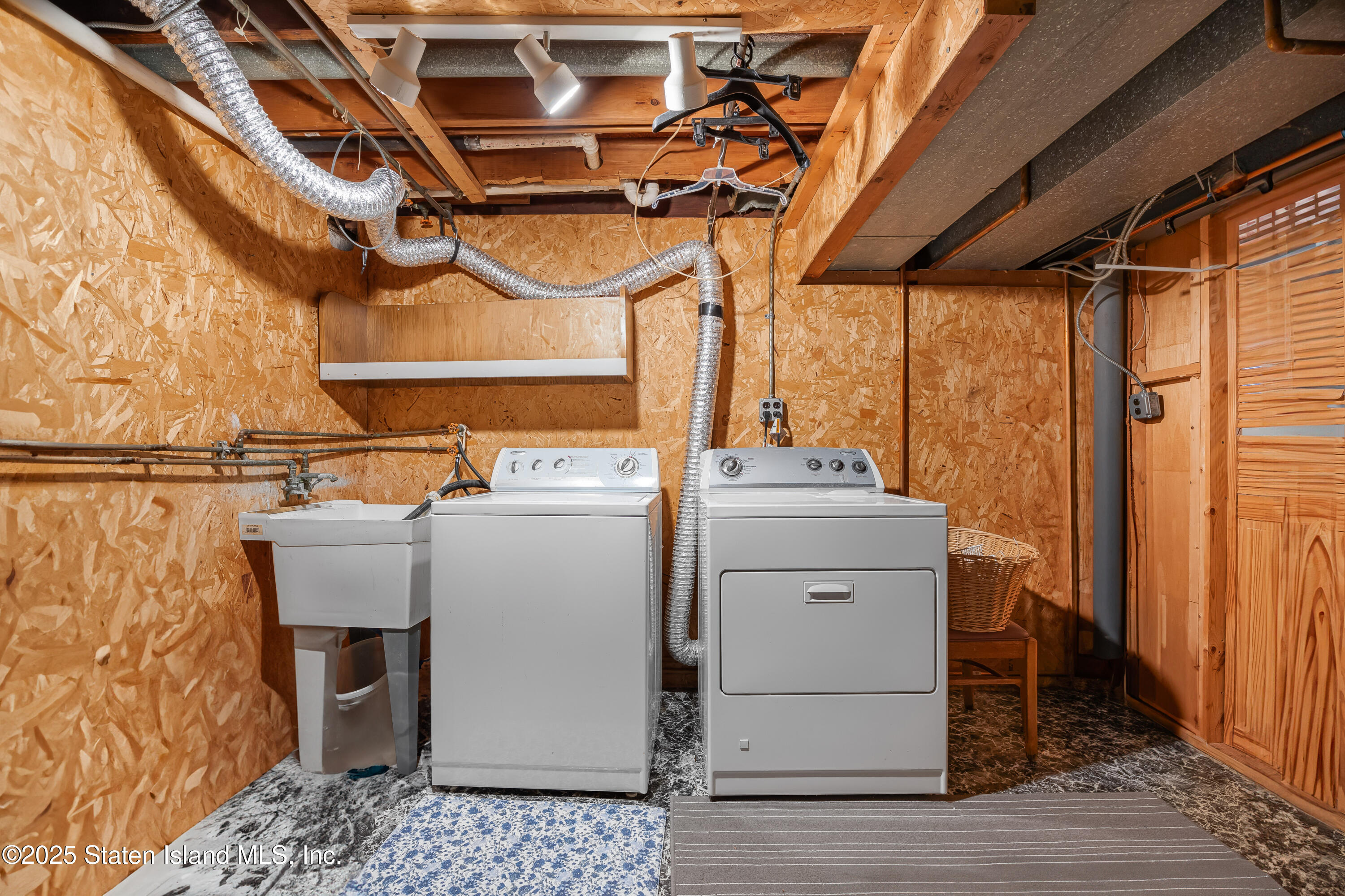227 Woods Of Arden Road, Staten Island, New York image 22