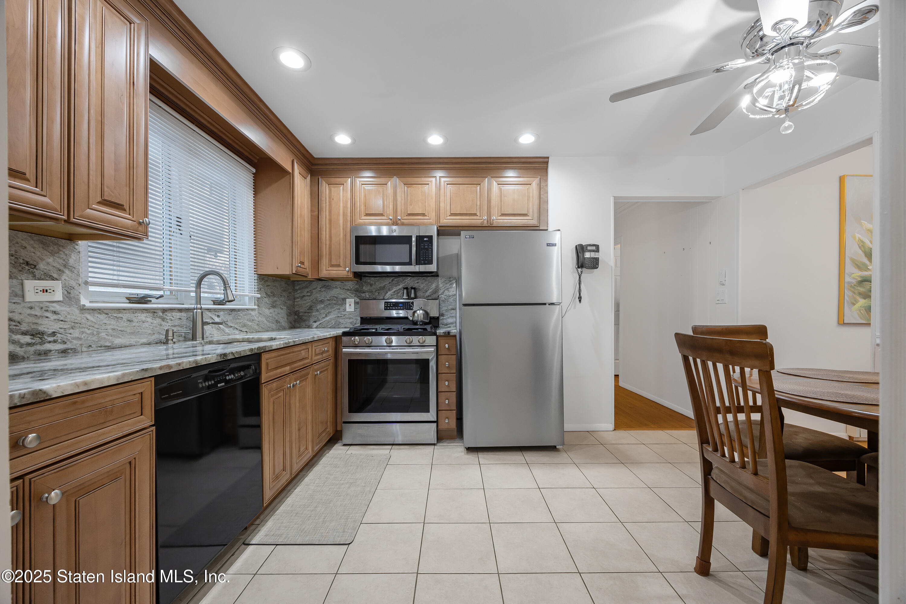 227 Woods Of Arden Road, Staten Island, New York image 10