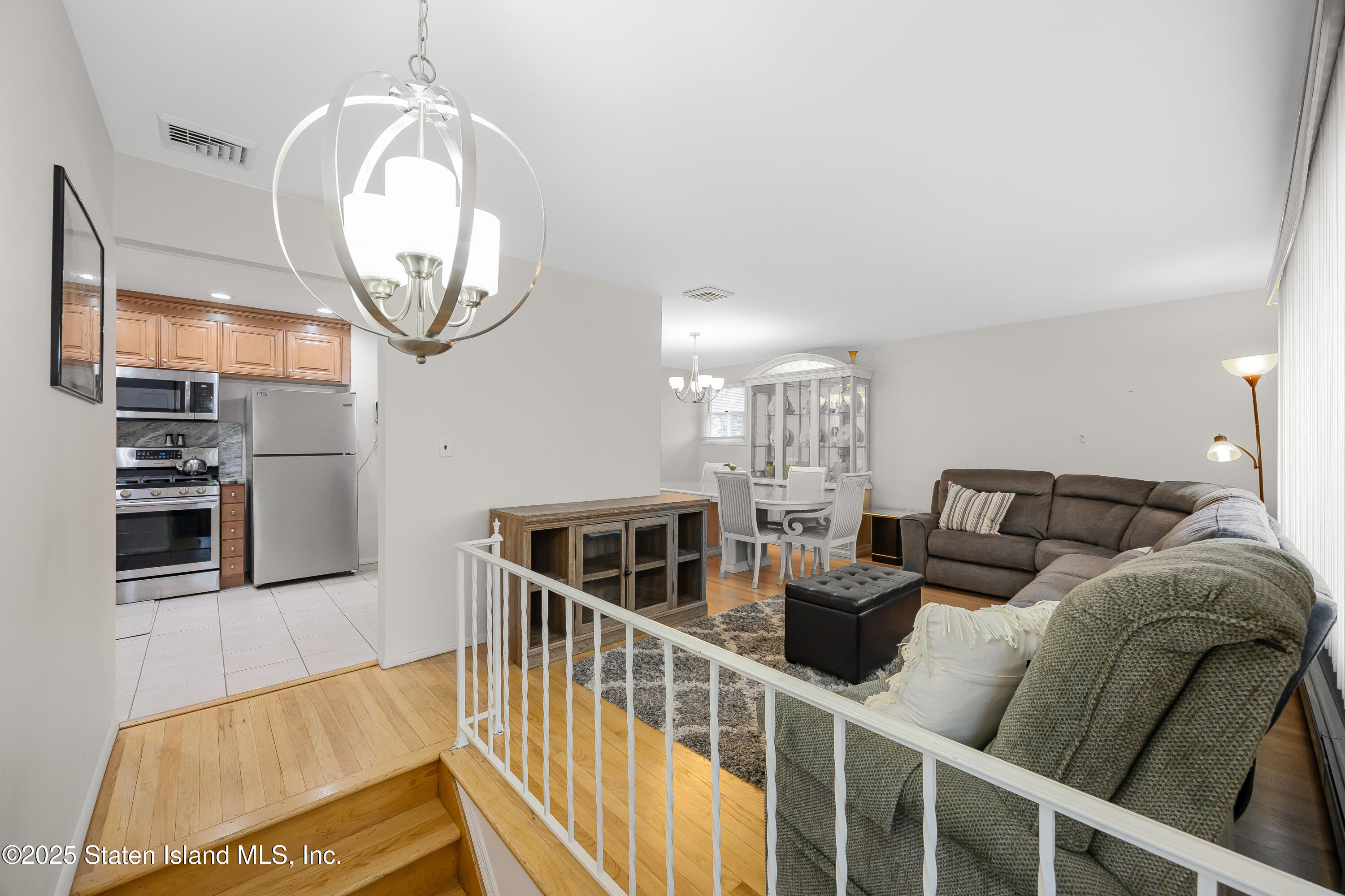 227 Woods Of Arden Road, Staten Island, New York image 6